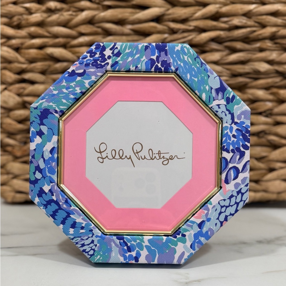 Lilly Pulitzer Octagon Photo Frame “Wave After Wave” 000428 7” Turquoise Oasis